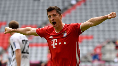 Bukan Lewy, Inilah Striker Tersubur Milik Bayern thumbnail